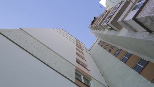 Квартирний Будинок Утеплення Фасаду Багатоквартирного Будинку Перегляд Знизу Вгору — стокове відео