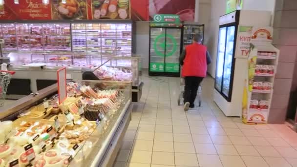 Kyiv Ukraine January 2022 在超市开张前在超市里摆放食品 超级市场 超级市场 — 图库视频影像