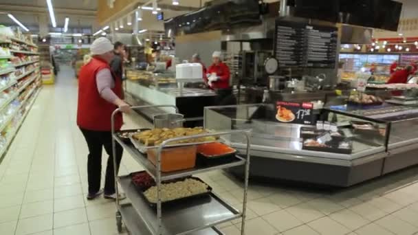 Киев Украина Января 2022 Схема Продуктов Питания Супермаркете Перед Открытием — стоковое видео