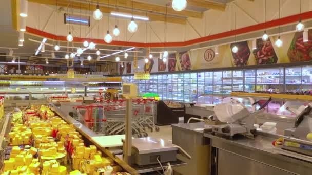 Kyiv Ukraine January 2022 Departemen Keju Supermarket Salesroom Supermarket Sebelum — Stok Video