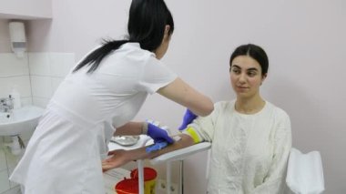 KYIV, UKRAINE 19 Aralık 2022 Gastroskopi. Gastro Kliniği. Gastroenterolog. Bir gastroenterologla randevu - editör görüntüsü 