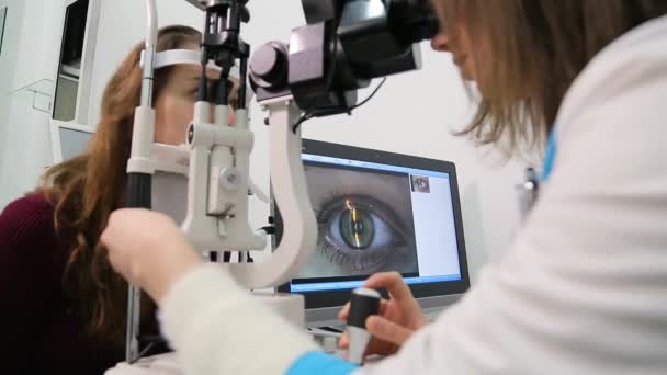 Kyiv Ukraine January 2022 Eyeglasses Selection Modern Diagnostic Equipment Ophthalmic — Stockvideo