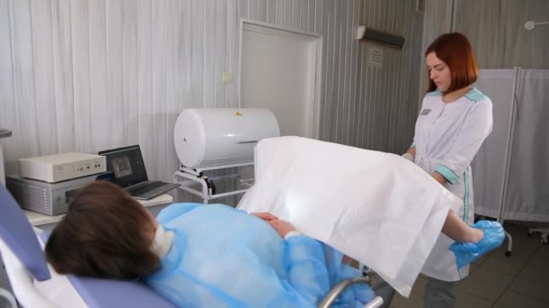 Kyiv Ukraine February 2022 Gynecological Chair Woman Gynecologist Check Manipulations — Vídeo de Stock