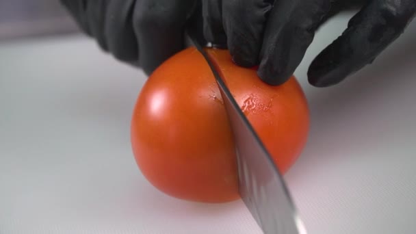 Cooking Cutting Tomatoes Cutting Salad — Vídeo de stock