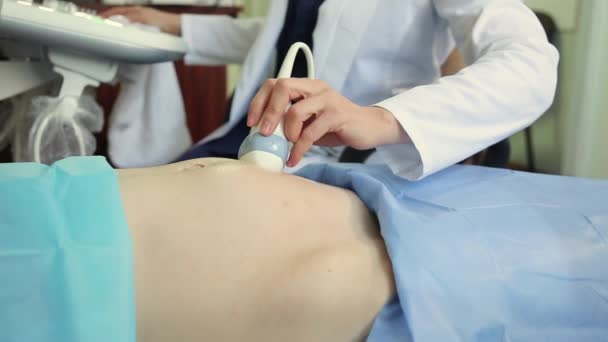 Ultraschallscanner Gerät Zur Ultraschalluntersuchung Ultraschalluntersuchung Des Fötus Einer Schwangeren Frau — Stockvideo