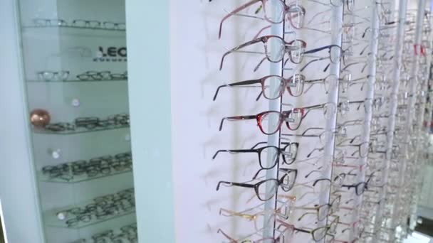 Kyiv Ukraine Januari 2022 Glasaffär Glasögon Bakgrund Glasögonen Visade Sig — Stockvideo