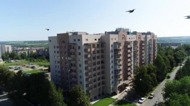 Apartman binası. Bir apartman inşaatı. Hava görünümü.