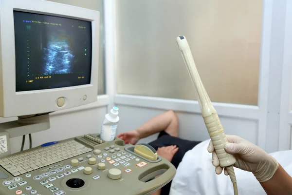 Kyiv Ukrajina Června 2022 Vaginální Ultrazvukové Vyšetření Žena Gynekologa Prohlídku — Stock fotografie