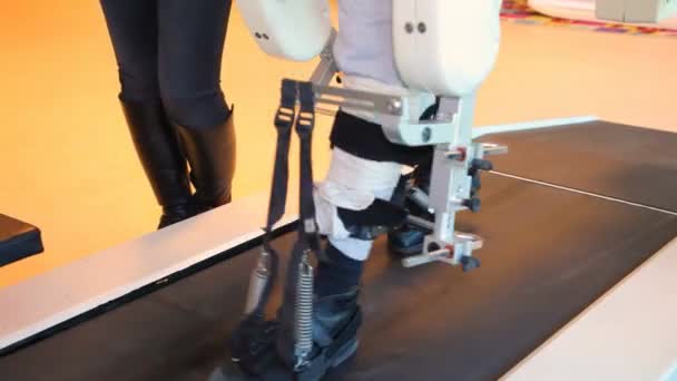 Медицинский Робот Медицинский Ходячий Робот Хокома Медицинский Ходячий Робот Используется — стоковое видео