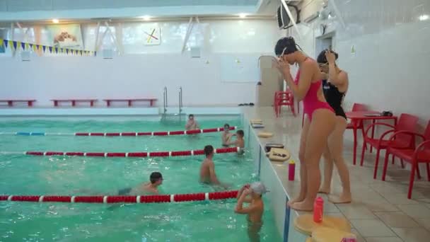 Kyiv Ukraine November 2023 Juniori Înot Competitiv Copiii Învață Înoate — Videoclip de stoc