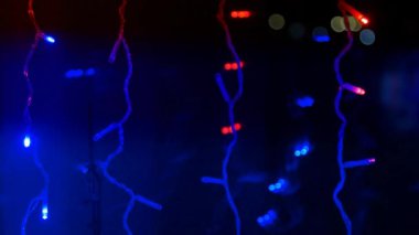 Noel ışıkları. Noel ağacı çelenklerinin ışıkları söndü. Noel ağacı ışıkları. 