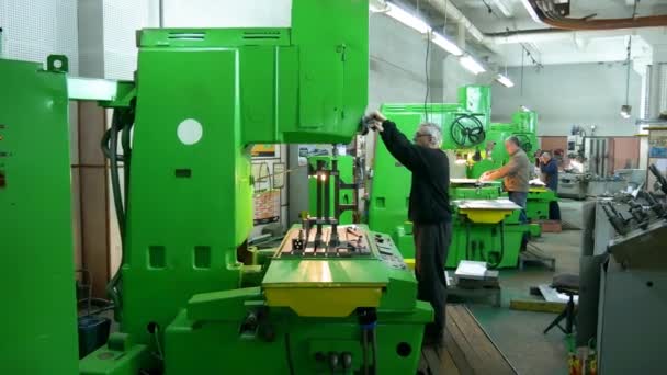 Vinnytsia Ukraine Février 2024 Turners Millers Work Machines Les Machines — Video