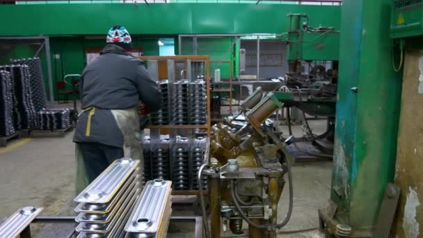 Vinnytsia Ukraine February 2024 Manufacturing Radiators Electric Heaters Oil Heaters — Stock Video