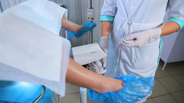Bürohysteroskopie Frauenarztstuhl Eine Frau Beim Gynäkologen Zur Untersuchung — Stockvideo