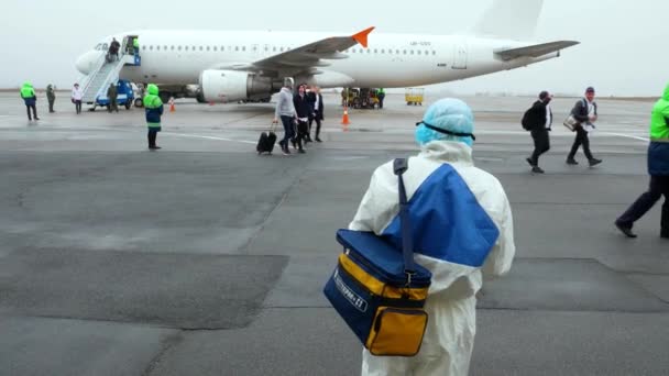 Vinnytsia Ukraine Maart 2020 Hasidim Arriveert Luchthaven Oekraïne Rosh Hashanah — Stockvideo