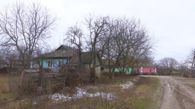 Eski bir Ukrayna evindeki kırsal müze. Eski zamanların Ukraynalı köylülerinin ev eşyaları.