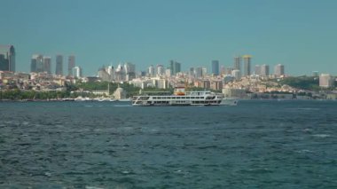 Boğaz. Boğaz. İstanbul. Hindi. İstanbul 'daki Boğaz Kıyısı.