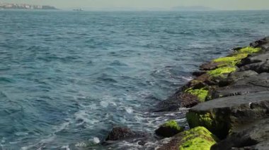 Boğaz. Boğaz. İstanbul. Hindi. İstanbul 'daki Boğaz Kıyısı.