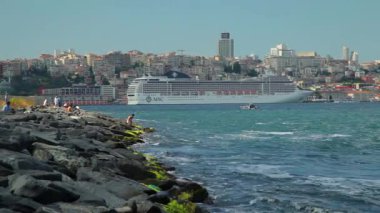 Boğaz. Boğaz. İstanbul. Hindi. İstanbul 'daki Boğaz Kıyısı.