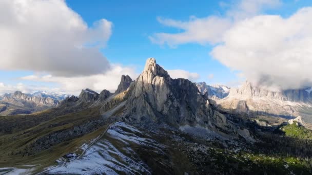 Breed Episch Winterlandschap Alpen Luchtfoto Van Dolomieten Passo Giau Luchtberg — Stockvideo