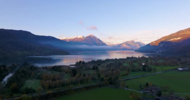 Interlaken, İsviçre 'den Interlaken' in hava görüntüsü. Interlaken nehri, Interlaken, Interlaken, Interlaken ve Interlaken kameraları tarafından çekildi..