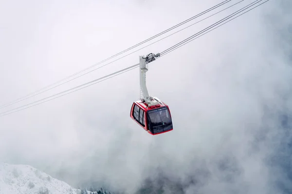 Red Cable Car Nevoeiro Arredores Lucerna Suíça — Fotografia de Stock