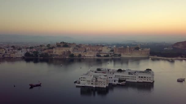 Aerial View Drone Lake Pichola City Palace Udaipur Rajasthan India — Stock Video