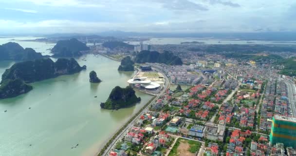 Aerial View City Park Bai Tho Karst Mountain Long Bay — Stock Video