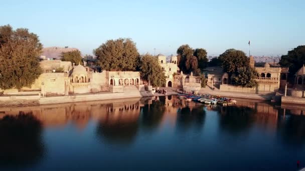 Aerial View Video Drone Shrines Temples Gad Sisar Lake Jaisalmer — Stock Video
