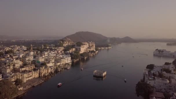 Aerial View Video Drone Lake Pichola City Udaipur Rajasthan India — Stock Video