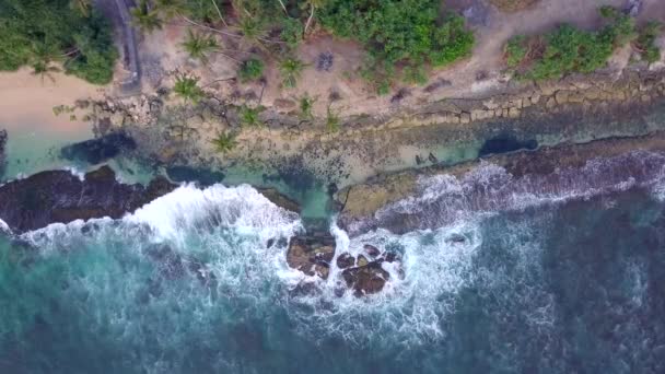 Bovenaanzicht Drone Beelden Van Koggala Beach Waves Ocean Sri Lanka — Stockvideo