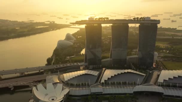 Drone Aerial View Запись Сингапура City Skyline Marina Bay Сингапур — стоковое видео