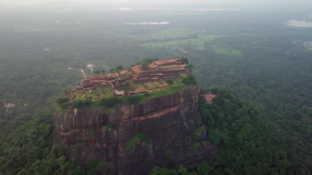 Утром Беспилотник Aerial View Запечатлел Сигирию Рок Шри Ланка — стоковое видео