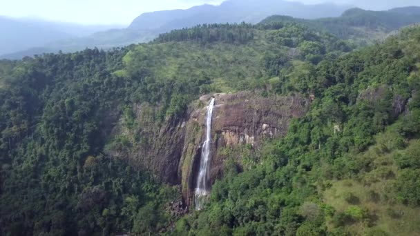 Veduta Aerea Drone Filmato Diyaluma Cade Cascata Sri Lanka — Video Stock