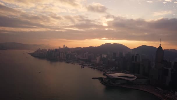 Hong Kong Daki Modern Gökdelenlerin Hava Aracı Görüntüsü Gündoğumunda Hong — Stok video