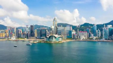 2019/07/19 - Hong Kong. Victoria Limanı 'nın Hong Kong' daki 4km 'lik hava görüntüsü. Hong Kong şehrinde hiper hata..