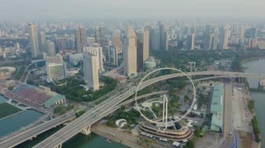 Singapur Gökdelenleri 'nin 4k' lık insansız hava görüntüsü. Singapur Şirketler Ofisi. Singapur 'daki Marina Körfezi' nde Merkez İş Bölgesi.