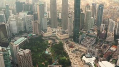 2019-03-08 Malezya. İHA Hava Görüntüsü 4k Kuala Lumpur şehrinin Malezya 'da günbatımında ufuk çizgisi.