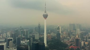 2019-03-08 Malezya. İHA Hava Görüntüsü 4k Kuala Lumpur şehrinin Malezya 'da günbatımında ufuk çizgisi.