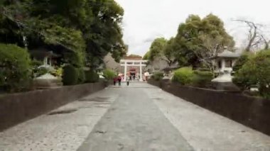 Japonya, Fujinomiya, Fujisan Hongu Sengen-taisha tapınağı Shizuoka, Japonya 'dan 4k Hyper lapse. 05-04-2024