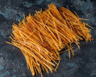 Tuzlu kurutulmuş balık havyarı. Bira için atıştırmalık.