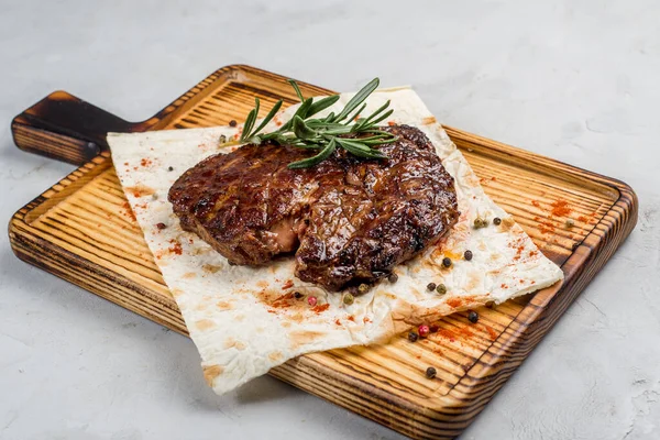 Grilled Steak Bone Juicy Roasted Meat — Stock Photo, Image