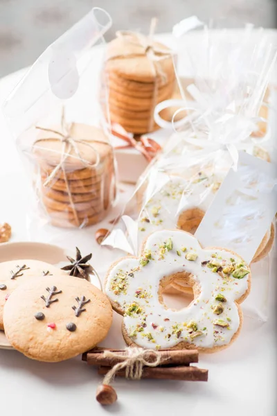 Beaux Biscuits Dans Forfait Festif — Photo