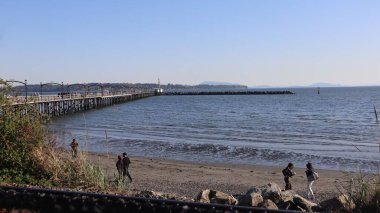 Objektifimden İngiliz Kolombiyası 'nın el değmemiş ihtişamını keşfedin. Vancouver 'ın canlı yeşilliklerinden, Beyaz Kaya' nın dingin mavilerine kadar her resim bu nefes kesici manzaranın eşsiz bir parçasını yakalar.. 
