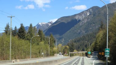 İngiliz Kolumbiyası 'nı lensimle, Vancouver' ın canlı yeşilliklerinden Beyaz Kaya 'nın dingin mavilerine, nefes kesici bir manzara. Surrey 'nin büyüleyici manzaraları, Whistler' ın görkemli dağları ve Abbotsford 'un sakin alanları..