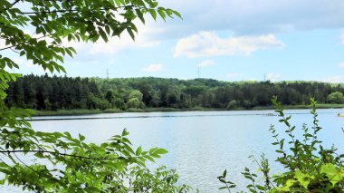 Conservation Halton 'da yuva yapmış Kelso Cove Su Parkı yemyeşil alanlarla çevrili su aktiviteleriyle ferahlatıcı bir kaçış sunuyor. Sadece 15 dakikalık bir sahil yürüyüşü. Aile eğlencesi ve doğayla bağ kurmak için mükemmel..