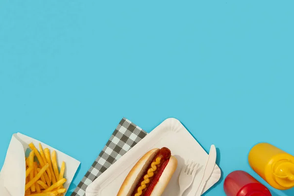 Tradiční Hot Dogy Hranolky Pití Omáčky Menu Restaurace Byt Ležel — Stock fotografie
