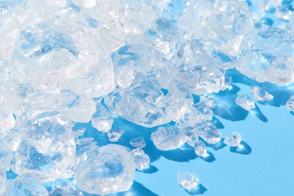 Close Crushed Ice Sunlight Blue Copy Space Summer Background Refreshment — Stock Photo, Image
