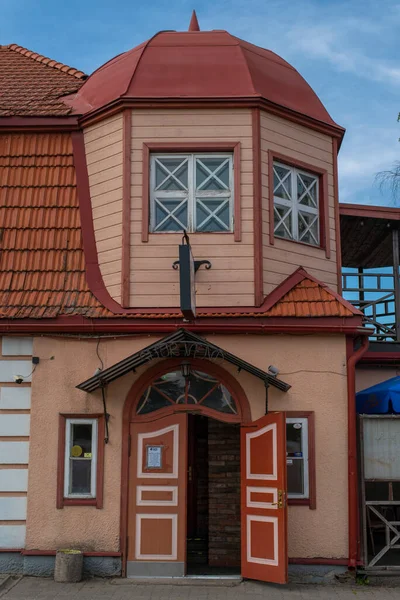 Fasad Restaurang Storebror Estniska Suur Vend Historisk Rosa Trähus Viljandi — Stockfoto