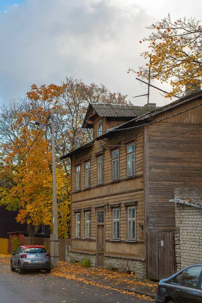 Historical Wooden Apartment Building Lasnamae District Estonian Lasname Cloudy Autumn — Stock Photo, Image